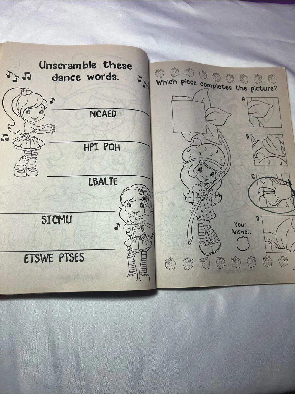 Strawberry Shortcake Big Fun Coloring Book 2014 “Hey, It’s Huck” – Preowned